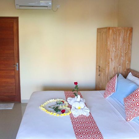 Cr Tris Rooms Seminyak Εξωτερικό φωτογραφία