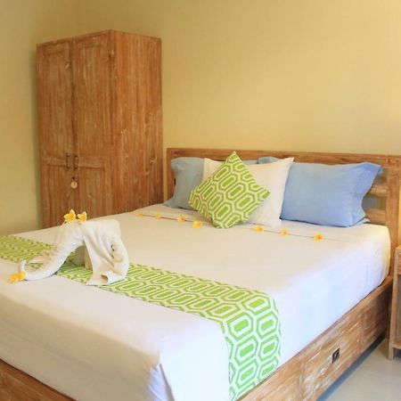Cr Tris Rooms Seminyak Εξωτερικό φωτογραφία