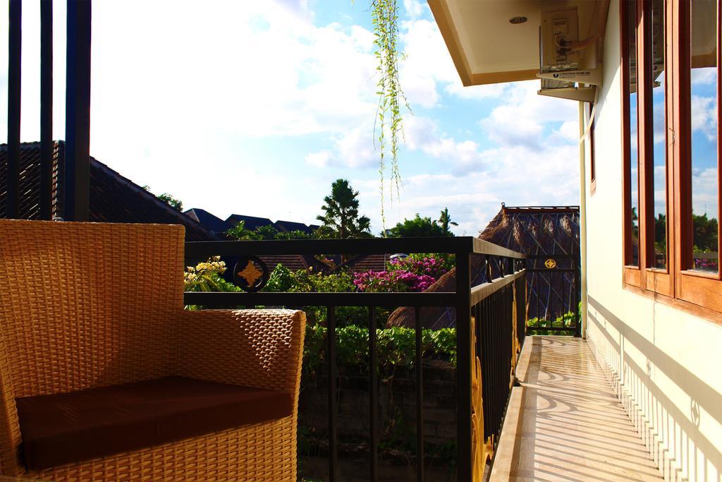 Cr Tris Rooms Seminyak Εξωτερικό φωτογραφία