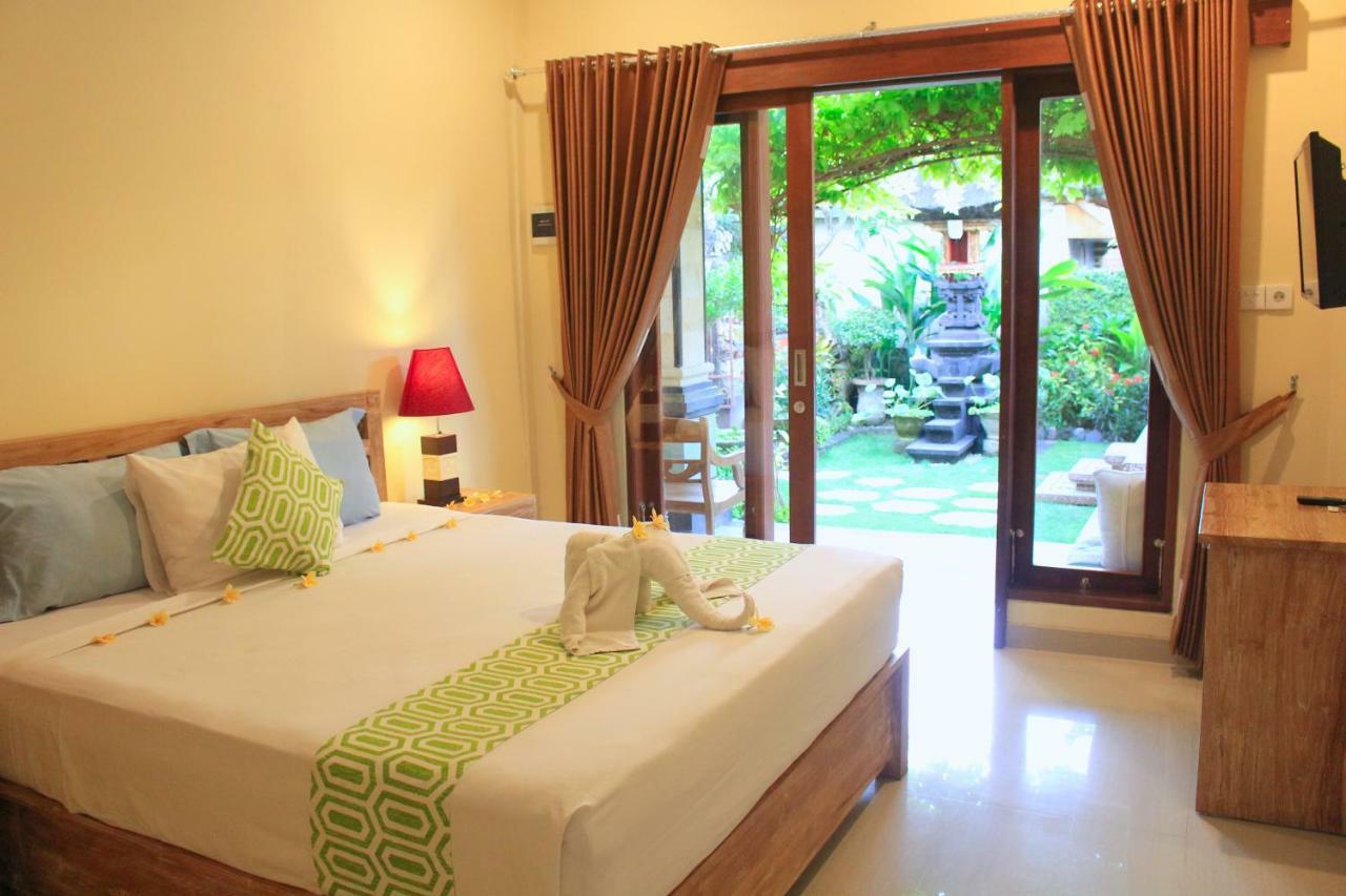 Cr Tris Rooms Seminyak Εξωτερικό φωτογραφία