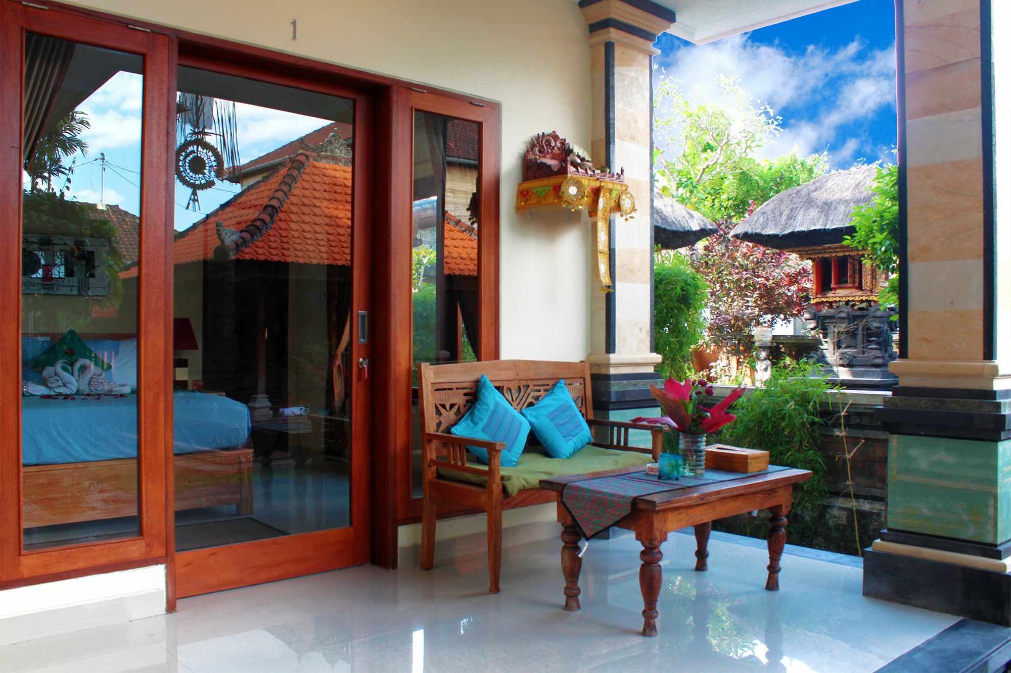 Cr Tris Rooms Seminyak Εξωτερικό φωτογραφία