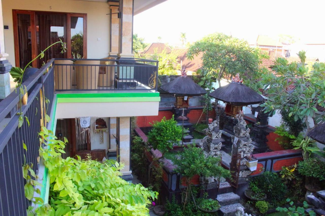 Cr Tris Rooms Seminyak Εξωτερικό φωτογραφία
